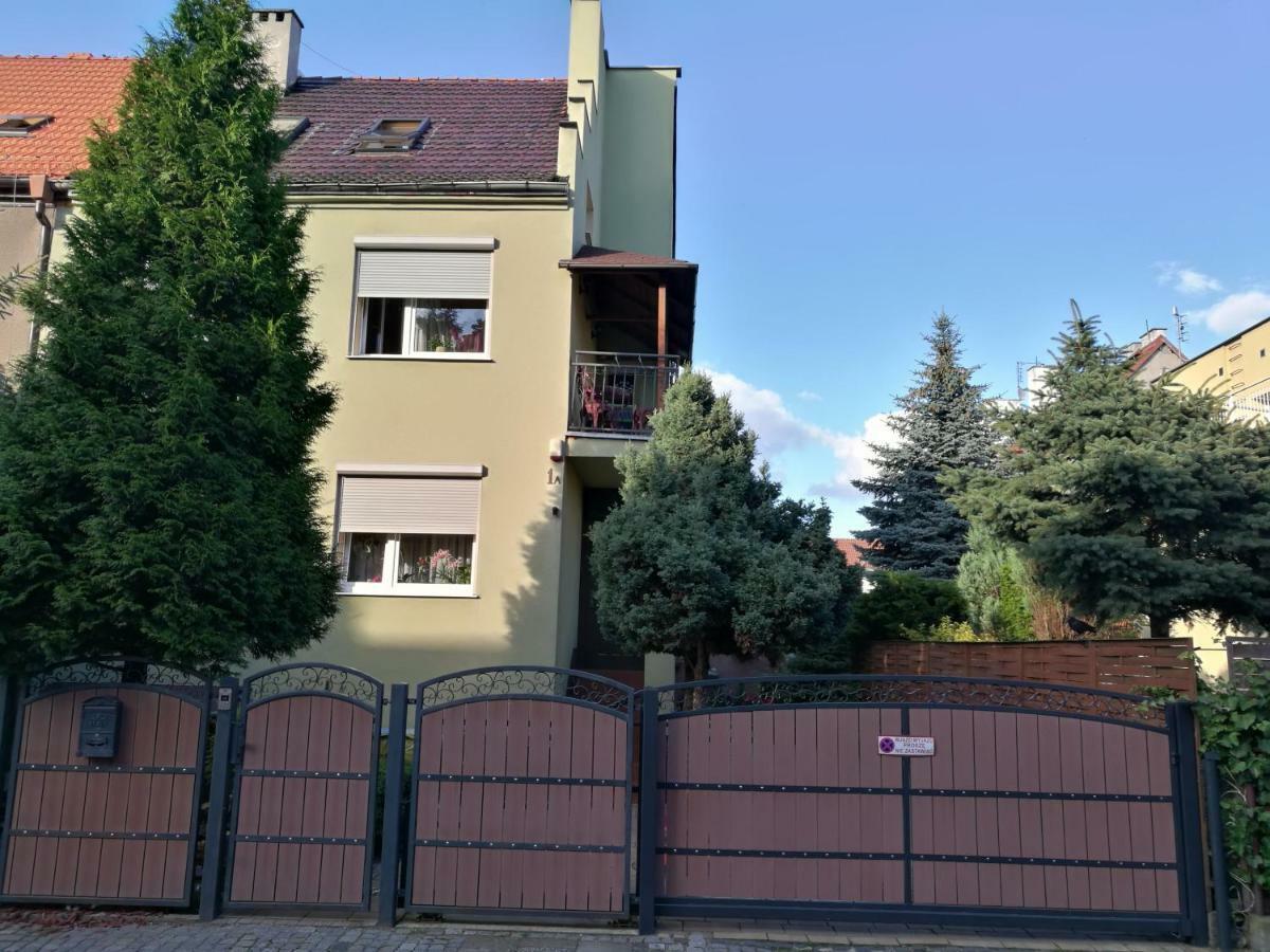 Апартаменты Apartament Na Rozance Вроцлав Экстерьер фото